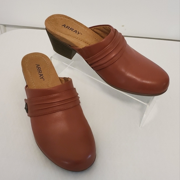 NWOB Array Opal Women's Leather Mules Size 7.5N, classic, comfy, casual - Picture 1 of 12